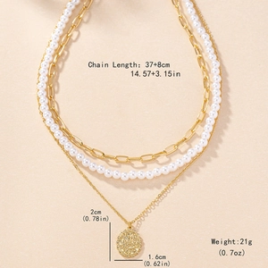 Ensemble de colliers à trois couches avec chaîne trombone dorée, perles et pendentif fleur