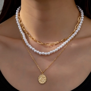 Collier Multirang Avec Pendentif Pièce En Alliage Et Künstliche Perle Synthétique Bijoux Style Français Rétro Pour Femme