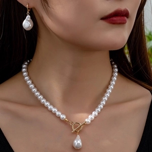 Artificial Baroque Pearl Necklace And Earrings Elegant French Vintage Golden Toggle Clasp Women Jewelry Accessories