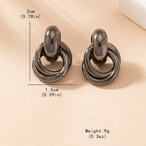 Boucles d'oreilles créoles multicouches en métal gris de 2 cm au fini poli lisse