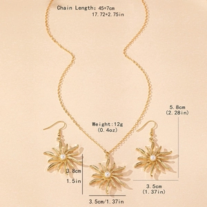Goldenes Sonnenblumen-Schmuckset mit Halskette und Ohrringen, Perlenverzierung, Boho-Stil