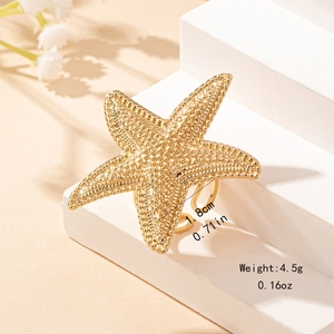 Elegant gold starfish ring with textured finish for summer vacation, 1.8cm diameter