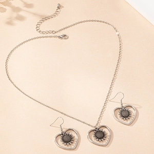 Vintage Silber Schmuckset mit hohlem Herz und Sonnenblume, Kette und Ohrringe