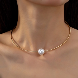 Collana Girocollo Minimalista In Lega Tonalità Oro Con Grande Perla Artificial Sintetica Gioielli Eleganti Per Donna