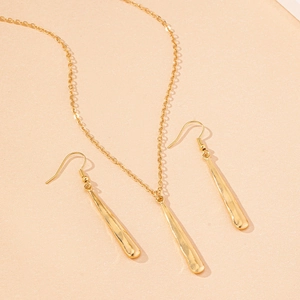 Elegantes Set aus goldener Tropfen-Halskette und Ohrringen mit Hochglanz-Finish