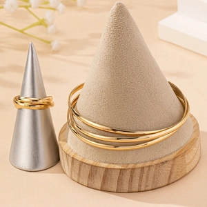 Elegant 18K gold triple interlocking band ring and matching thin bangle bracelet set