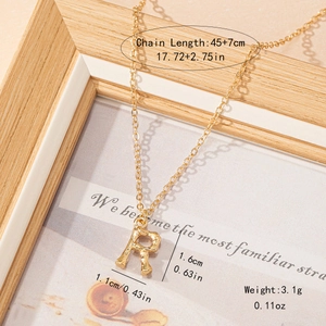 Detail of gold bamboo texture letter R pendant necklace with dimensions 45+7cm