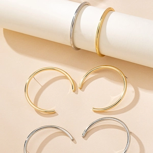Boucles d'oreilles en C minimalistes et bracelets joncs ouverts assortis en or et argent