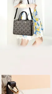 Détail du sac à bandoulière avec motif géométrique floral et ferrures dorées de qualité