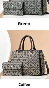 Vue détaillée du lot de 2 sacs fourre-tout imprimés avec pochette assortie en vert et café