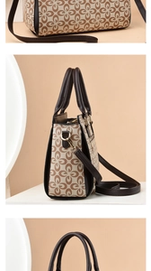 Détails du sac cabas imprimé avec poignées en cuir marron et bandoulière amovible