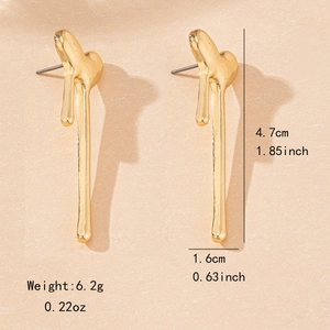 Chic gold-toned fluid heart earrings with dimensional 4.7cm x 1.6cm size parameters