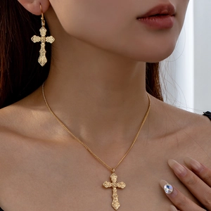 Collier Pendentif Croix Baroque Vintage Et Boucles Oreilles Crochet Bijoux Alliage Gaufrés Texturés Pour Femmes Style Rétro Élégant