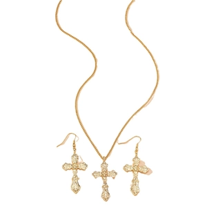 Ensemble de bijoux croix baroque dorée avec collier et boucles d'oreilles assorties