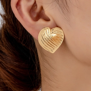 Orecchini A Lobo A Cuore Lega Di Zinco Placcato Oro Design Con Texture Ondulata Gioielli Eleganti Per Donne