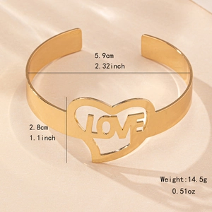 Bracciale rigido aperto dorato con cuore traforato e scritta LOVE per donna