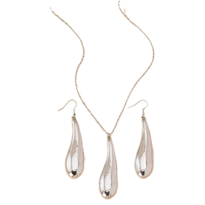 Parure minimaliste collier et boucles d'oreilles goutte d'eau avec finition texturée