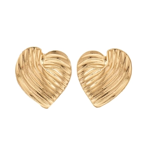 Eleganti orecchini a cuore dorati con design a pieghe strutturate per uno stile vintage
