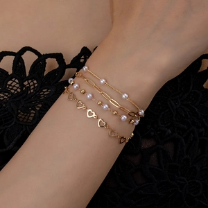 Alloy Imitation Artificial Pearl Bracelet And Hollow Heart Chain Link Jewelry For Women Elegant Daily Fashion Style