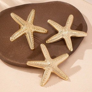 Ensemble de bijoux étoile de mer dorée 3 pièces avec texture métallique réaliste pour l'été