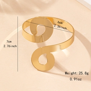 Infinity loop gold bangle bracelet with dimensions 7x6cm and 25.8g weight specifications