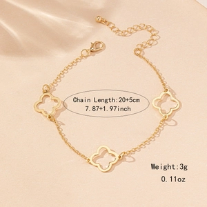 Elegant hollow clover anklet in gold finish, featuring an adjustable 20+5cm chain link
