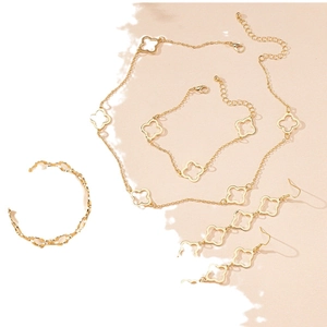 Hollow out four-leaf clover jewelry set with necklace, bracelet, earrings and bangle