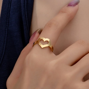 Bague Ouverte Coeur Évidé Alliage Plaqué Or Ajustable Minimaliste Élégant Bijoux De Mode Pour Femmes