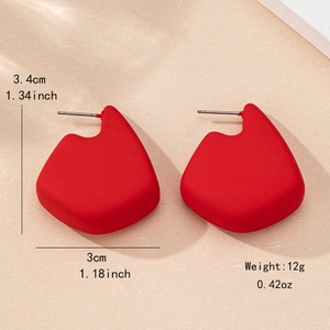 Boucles d'oreilles rouges mates en éventail avec dimensions et poids du produit