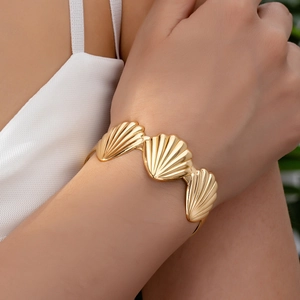 Shell Scallop Open Cuff Bracelet Fashion Textured Alloy Minimalist Jewelry For Women Bohemian Style Bangle