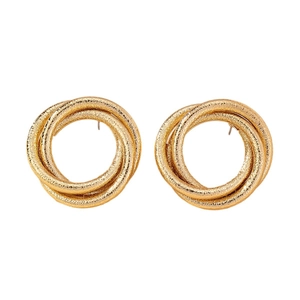Élégantes boucles d'oreilles géométriques triple anneau doré avec texture mate
