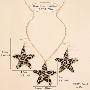 Parure bijoux étoile de mer léopard dorée avec un collier et boucles d'oreilles