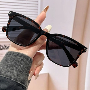 Men's fashion square polarized sunglasses with classic tortoiseshell frame and metal trim