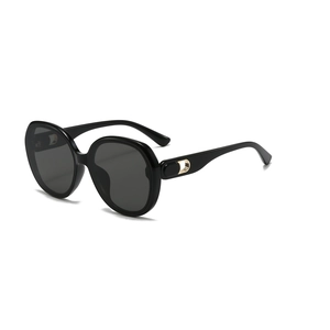 Fashionable oversized square nylon sunglasses for women with elegant golden metal logos