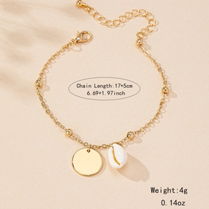 Bracciale a catena d'oro bohémien con ciondolo a conchiglia naturale e charm rotondo