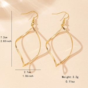 Boucles d'oreilles feuilles géométriques dorées torsadées avec mesures et poids inclus