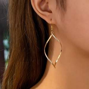 Boucles Oreilles Pendantes Géométriques Torsadées Losange Alliage Doré Métal Forme Feuille Bijoux Pour Femmes Mode