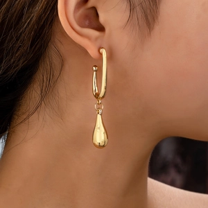 Tropfen Hängeohrringe Zinklegierung Poliert Golden Französisch Retro Elegant Minimalistisch Modeschmuck Für Damen