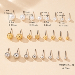 Lot de 12 paires de boucles d'oreilles boules en perle, or et argent en 4 tailles