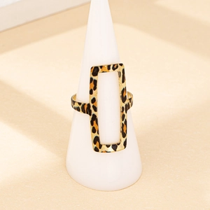 Fashion vintage hollow rectangular ring with leopard print finish and gold band