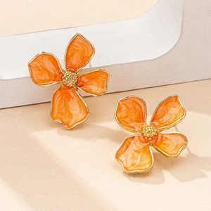 Boucles d'oreilles fleurs en émail orange avec placage à l'or pour un usage quotidien