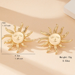 Golden sun face earrings in vintage bohemian style with detailed dimensions