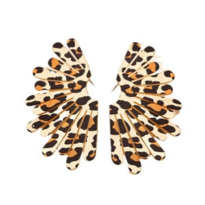 Boucles d'oreilles en éventail avec motif léopard et design radial doré chic