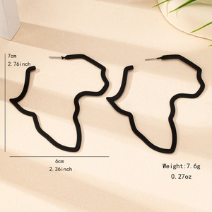 Fashionable black Africa map hoop earrings in minimalist matte metal for women