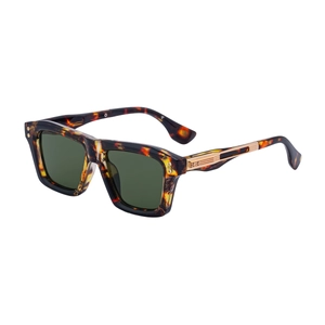 Retro square polarized sunglasses for men with tortoiseshell frame and gold metal temples