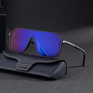 Lunettes de soleil sport carrées avec verres dégradés violets sur étui en cuir