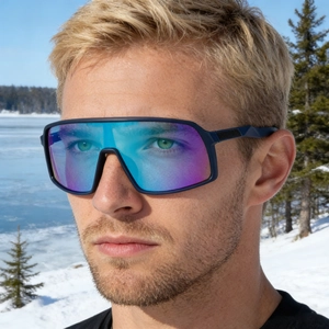 Polarisierte Ski-Sonnenbrille mit blau-lila Spiegellinsen und mattblauem Rahmen
