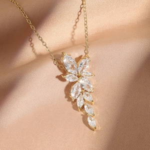 Collier Pendentif Feuille En Zircon Coupe Marquise Cuivre Chaîne Clavicule Florale Bijoux Élégants Pour Femmes Mode Style Ins