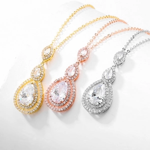 Elegante Tropfenanhänger Halsketten mit Zirkonia in Gold Roségold und Silber für Damen