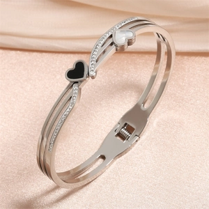 Bracelet élégant double couche en acier inoxydable avec cœur en nacre et cristaux brillants